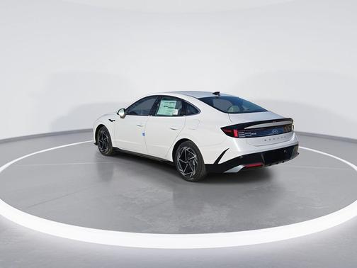 2026 Hyundai SONATA SEL