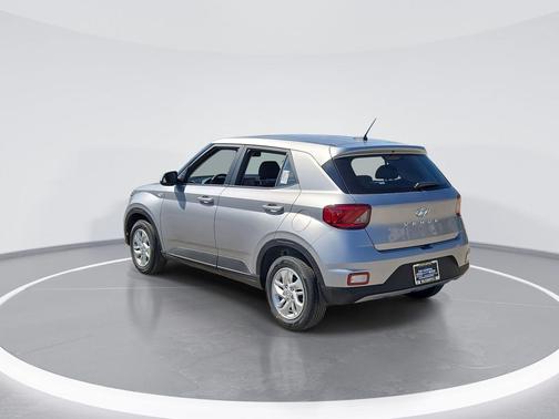 2025 Hyundai VENUE SE