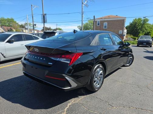 Abyss Black 2025 Hyundai ELANTRA HEV Blue