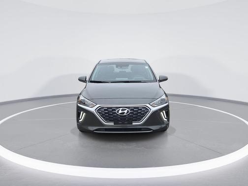 2022 Hyundai IONIQ Hybrid SE
