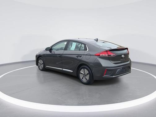 2022 Hyundai IONIQ Hybrid SE
