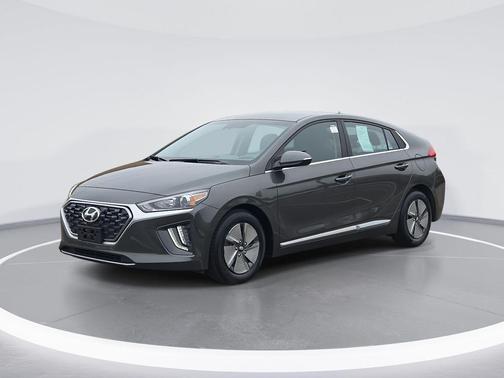 2022 Hyundai IONIQ Hybrid SE