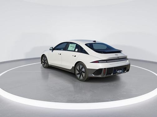2025 Hyundai IONIQ 6 SE
