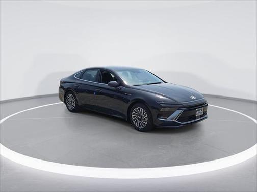 2025 Hyundai SONATA Hybrid SE