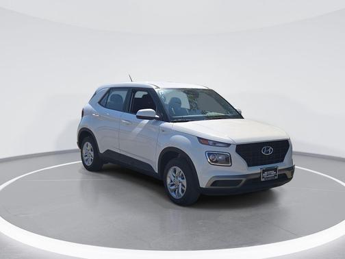 2025 Hyundai VENUE SE