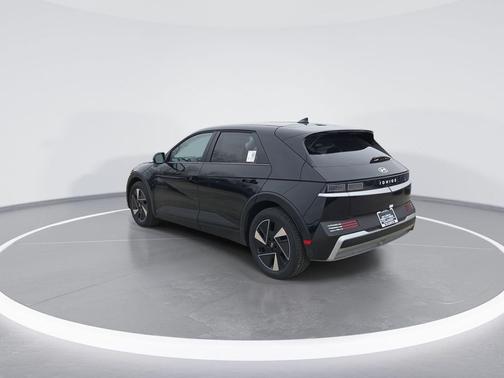 2026 Hyundai IONIQ 5 SE