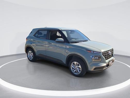 2026 Hyundai VENUE SE