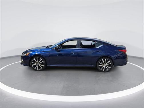 2022 Nissan Altima SR FWD