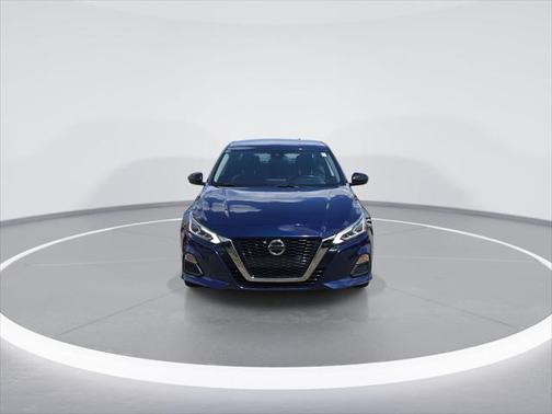 2022 Nissan Altima SR FWD