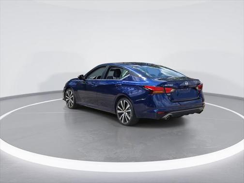 2022 Nissan Altima SR FWD