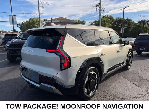 Ivory Silver Matte 2024 Kia EV9 Land