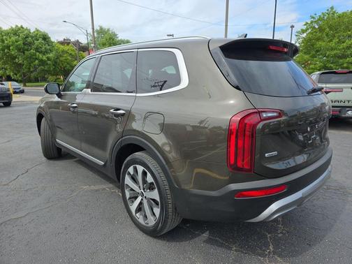 Dark Moss 2022 Kia Telluride S