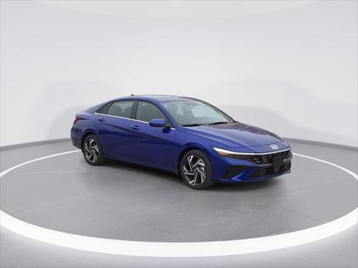 2025 Hyundai ELANTRA SEL