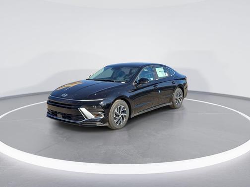 2026 Hyundai SONATA Hybrid Base