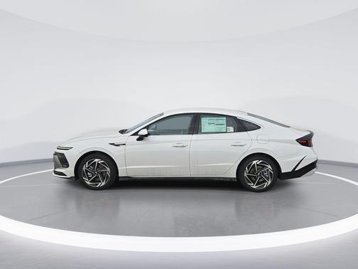 2026 Hyundai SONATA SEL