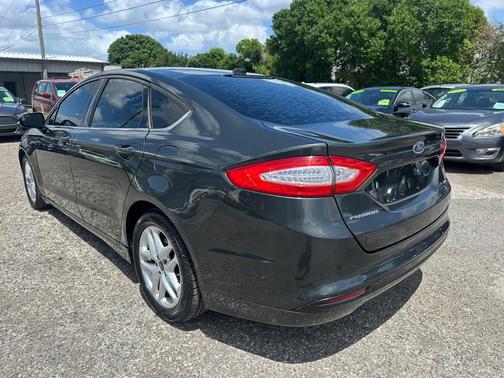 GRN 2016 Ford Fusion SE