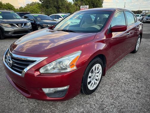 Cayenne Red Metallic 2014 Nissan Altima 2.5 SV
