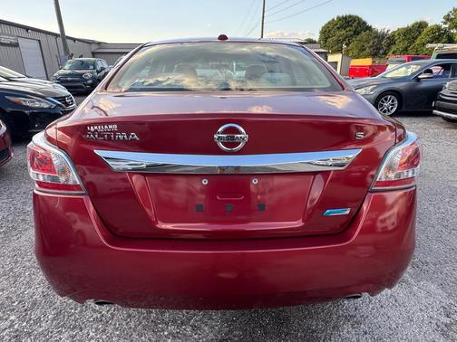 Cayenne Red Metallic 2014 Nissan Altima 2.5 SV