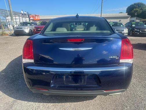 2016 Chrysler 300 S