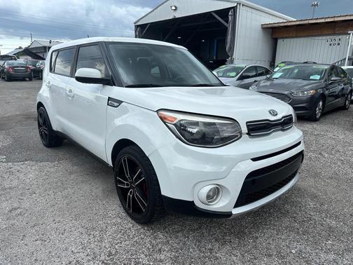 Clear White 2018 Kia Soul +