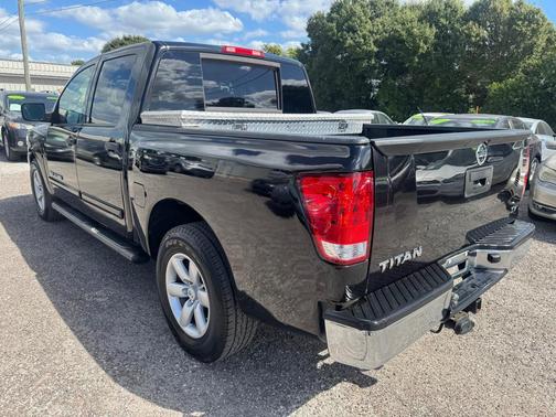 2013 Nissan Titan SV