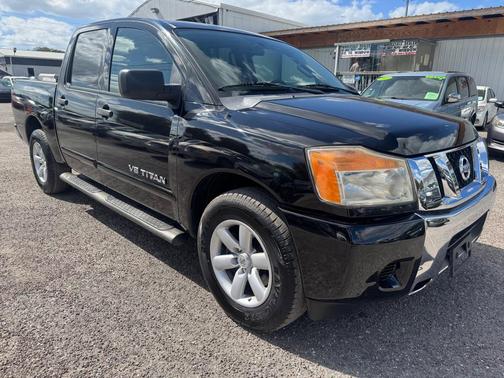 2013 Nissan Titan SV