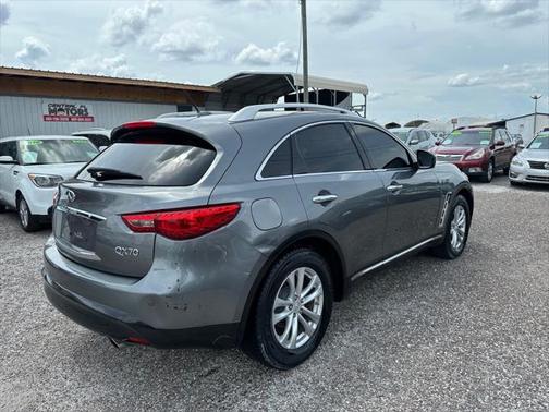 2016 INFINITI QX70 Base