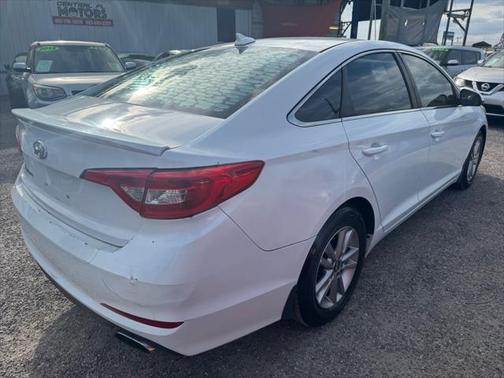 2016 Hyundai SONATA SE