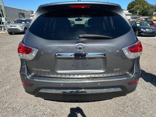 2016 Nissan Pathfinder SV