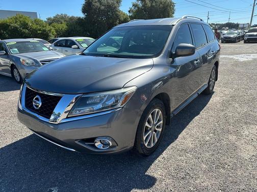2016 Nissan Pathfinder SV