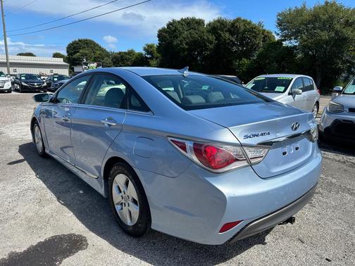 2011 Hyundai SONATA Hybrid Base