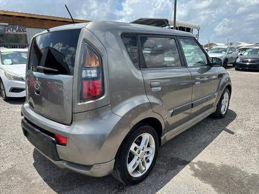 2010 Kia Soul +