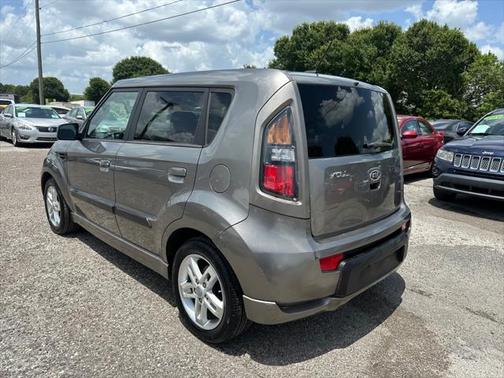 2010 Kia Soul +