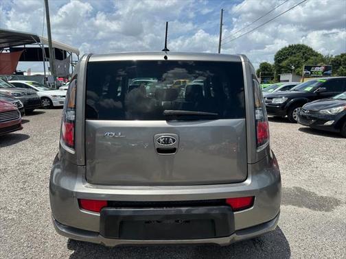 2010 Kia Soul +