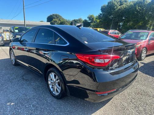 2017 Hyundai SONATA SE