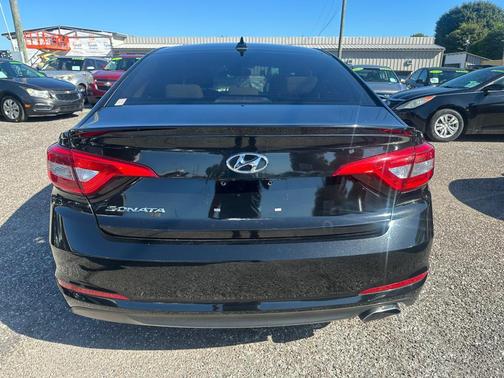 2017 Hyundai SONATA SE