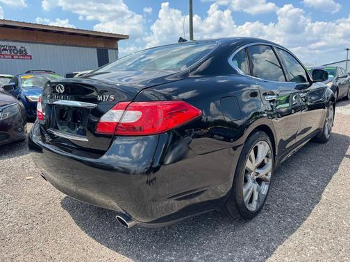 2011 INFINITI M37 Base