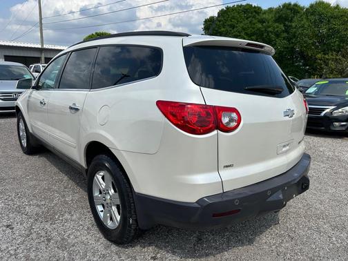 WHT 2012 Chevrolet Traverse LT