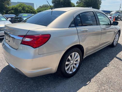 2013 Chrysler 200 Touring