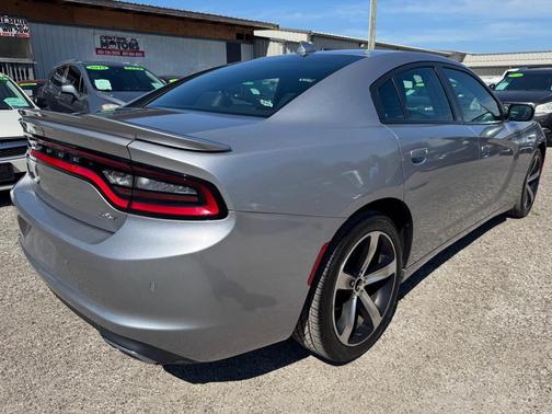 2017 Dodge Charger SXT