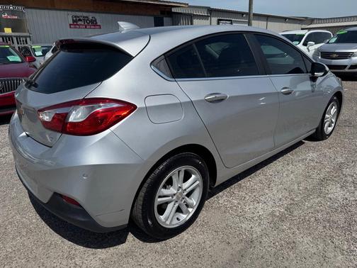 SILV 2017 Chevrolet Cruze LT