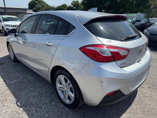SILV 2017 Chevrolet Cruze LT