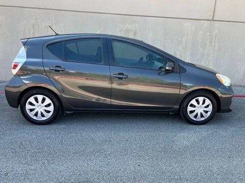 2012 Toyota Prius c Four