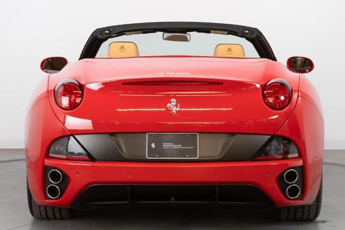 2011 Ferrari California Base