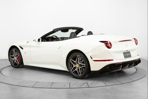 2016 Ferrari California T
