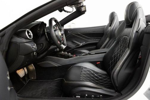 2016 Ferrari California T