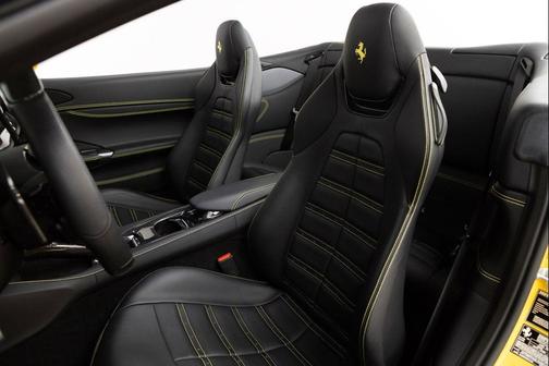 Giallo Modena 2020 Ferrari Portofino Base