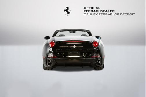 2010 Ferrari California Base