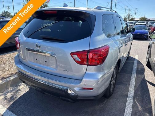 2020 Nissan Pathfinder SL 2WD