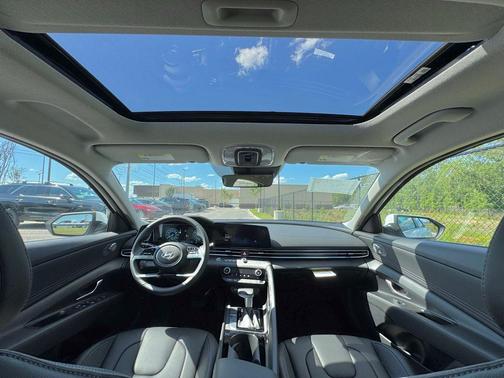 2025 Hyundai ELANTRA HEV Limited